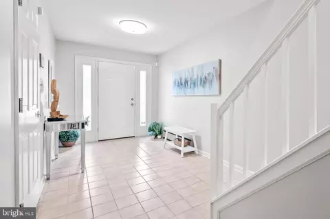 Entry Way - 5224 Downing Rd, Baltimore, MD 21212 photo 1 of 2