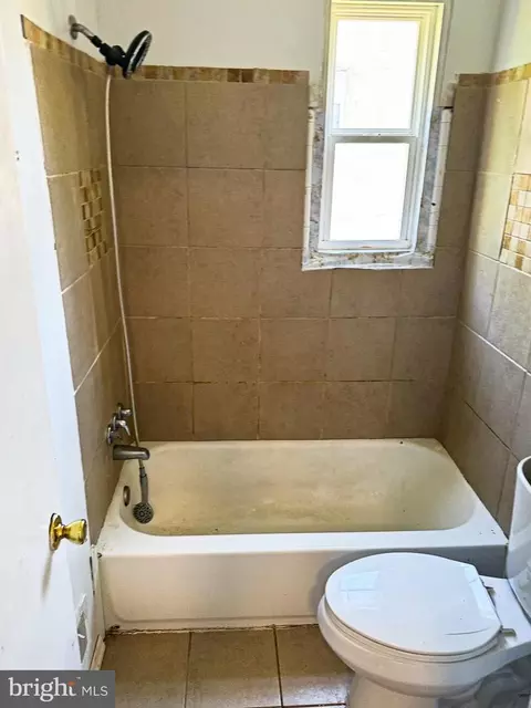 Bath - 3516 Ingleside Ave, Baltimore, MD 21215 photo 1 of 1