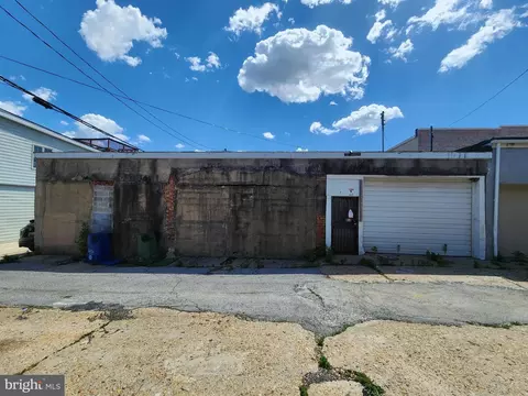 2113 E Lamley St, Baltimore, MD 21231