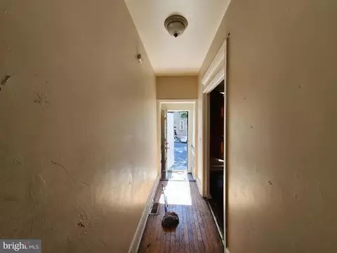 Entry Way - 312 S Monroe St, Baltimore, MD 21223 photo 3 of 5