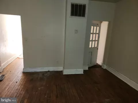 Living - 312 S Monroe St, Baltimore, MD 21223 photo 3 of 5