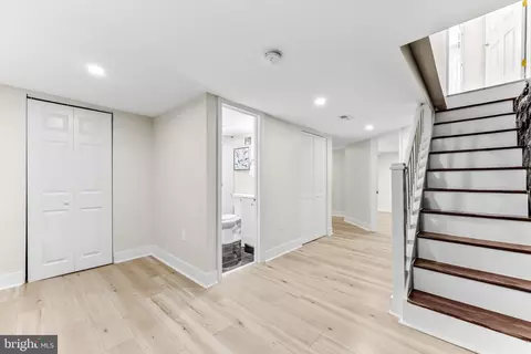 Entry Way - 339 Marydell Rd, Baltimore, MD 21229 photo 4 of 5