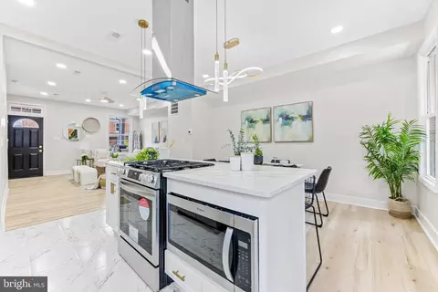 Kitchen - 339 Marydell Rd, Baltimore, MD 21229 photo 1 of 2