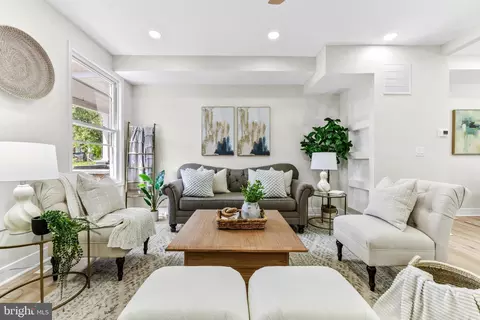 Living - 339 Marydell Rd, Baltimore, MD 21229 photo 1 of 1