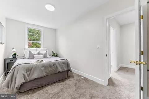 Bedroom - 339 Marydell Rd, Baltimore, MD 21229 photo 3 of 4