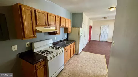 600 E 37th St E, Baltimore, MD 21218 photo 8