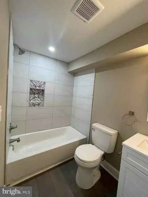 Bath - 2728 E Chase St, Baltimore, MD 21213 photo 4 of 4