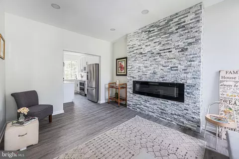 Entry Way - 2809 Baker St, Baltimore, MD 21216 photo 1 of 10