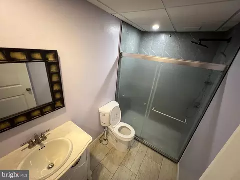 Bath - 815 N Payson St, Baltimore, MD 21217 photo 1 of 2