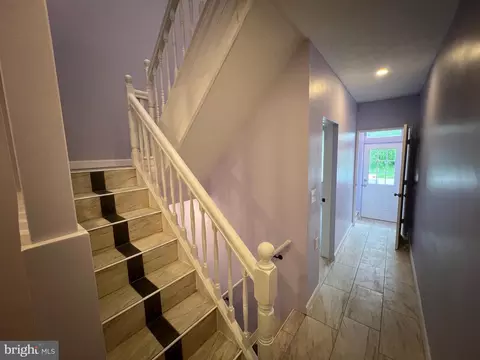 Entry Way - 815 N Payson St, Baltimore, MD 21217 photo 2 of 4