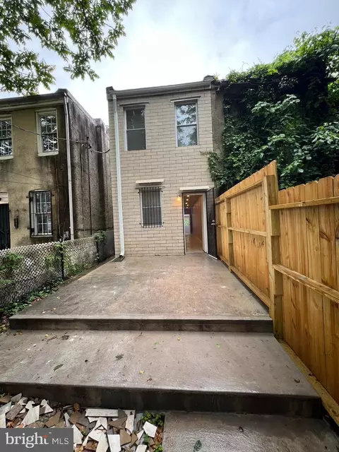 Exterior - 815 N Payson St, Baltimore, MD 21217 photo 2 of 3