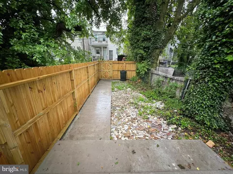 Exterior - 815 N Payson St, Baltimore, MD 21217 photo 3 of 3