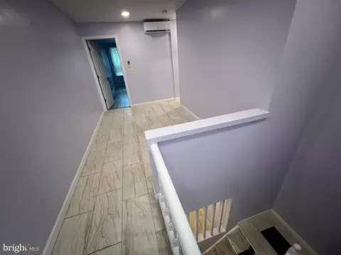 Entry Way - 815 N Payson St, Baltimore, MD 21217 photo 3 of 4