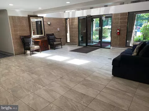 Entry Way - 2903 Fallstaff Rd #302, Baltimore, MD 21209 photo 2 of 3