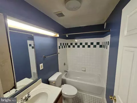 Bath - 224 Aisquith St, Baltimore, MD 21202 photo 2 of 2