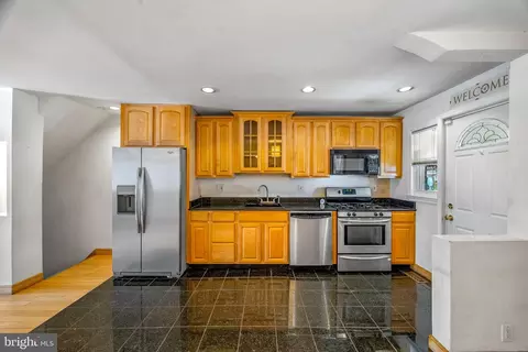 704 Umbra St, Baltimore, MD 21224 photo 4