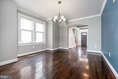 Living - 4618 Kavon Ave, Baltimore, MD 21206 photo 6 of 8