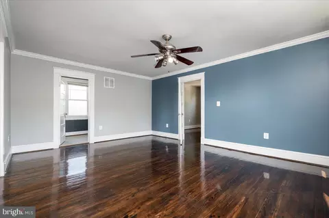 Entry Way - 4618 Kavon Ave, Baltimore, MD 21206 photo 2 of 2
