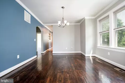 Living - 4618 Kavon Ave, Baltimore, MD 21206 photo 5 of 8