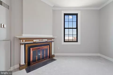 Living - 1 E Chase St #709, Baltimore, MD 21202 photo 3 of 10