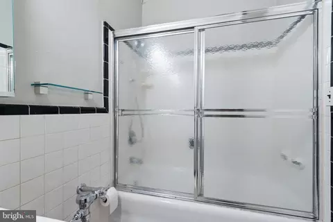 Bath - 1 E Chase St #709, Baltimore, MD 21202 photo 3 of 3