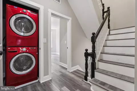 Entry Way - 2802 Auchentoroly Ter, Baltimore, MD 21217 photo 6 of 9