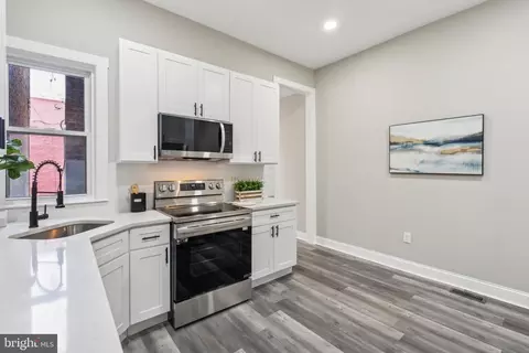 Entry Way - 2802 Auchentoroly Ter, Baltimore, MD 21217 photo 5 of 9