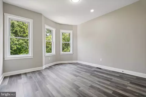 Living - 2802 Auchentoroly Ter, Baltimore, MD 21217 photo 1 of 2