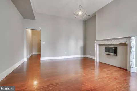 Living - 11 W Biddle St #11B, Baltimore, MD 21201 photo 4 of 6