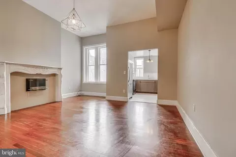 Living - 11 W Biddle St #11B, Baltimore, MD 21201 photo 3 of 6