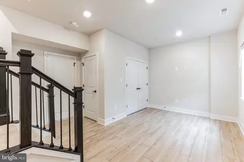 Entry Way - 4205 Laplata Ave, Baltimore, MD 21211 photo 10 of 10