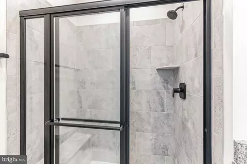 Bath - 4205 Laplata Ave, Baltimore, MD 21211 photo 1 of 1