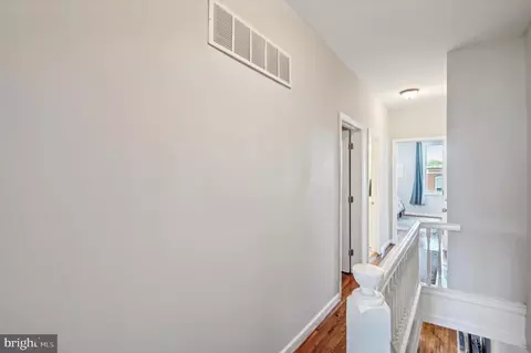 Entry Way - 616 E 36th St, Baltimore, MD 21218 photo 5 of 9