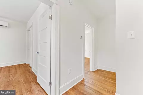 Entry Way - 2702 Hamilton Ave, Baltimore, MD 21214 photo 2 of 5