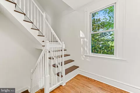 Entry Way - 2702 Hamilton Ave, Baltimore, MD 21214 photo 1 of 5