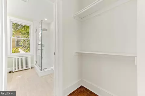 Entry Way - 2702 Hamilton Ave, Baltimore, MD 21214 photo 3 of 5