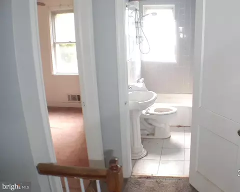 779 Yale Ave, Baltimore, MD 21229 photo 9