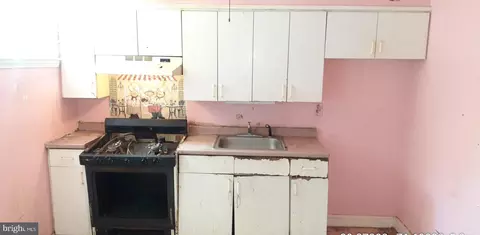 779 Yale Ave, Baltimore, MD 21229 photo 4