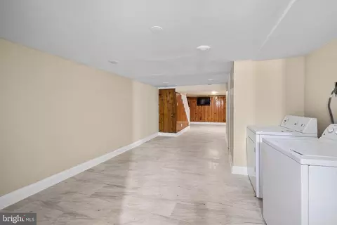 Entry Way - 3942 Belvieu Ave, Baltimore, MD 21215 photo 2 of 6
