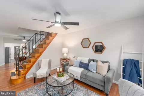 Entry Way - 31 E Heath St, Baltimore, MD 21230 photo 1 of 10