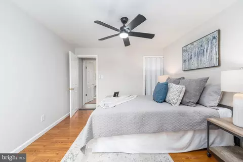 Bedroom - 31 E Heath St, Baltimore, MD 21230 photo 2 of 4