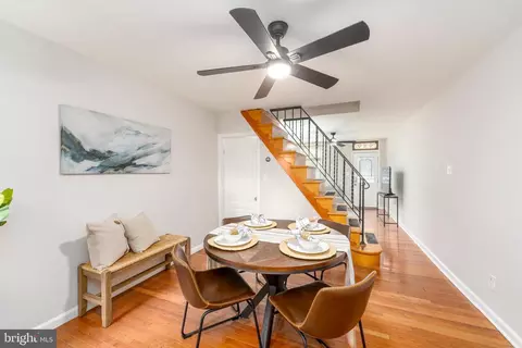 Entry Way - 31 E Heath St, Baltimore, MD 21230 photo 3 of 10