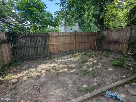 Exterior - 719 E 41st St, Baltimore, MD 21218 photo 2 of 3