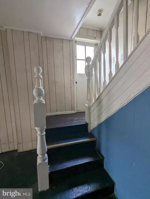 Entry Way - 719 E 41st St, Baltimore, MD 21218 photo 4 of 5