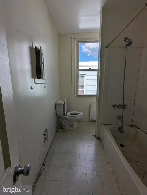 Bath - 719 E 41st St, Baltimore, MD 21218 photo 2 of 2