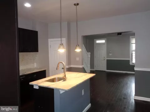 Entry Way - 734 Denison St, Baltimore, MD 21229 photo 4 of 6