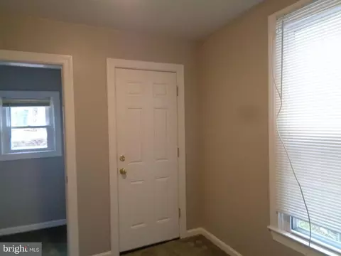 Entry Way - 734 Denison St, Baltimore, MD 21229 photo 5 of 6