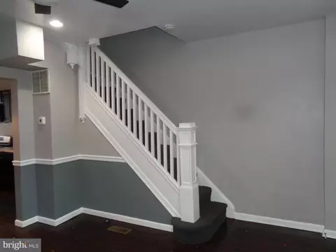 Entry Way - 734 Denison St, Baltimore, MD 21229 photo 3 of 6