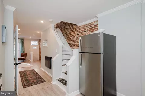Entry Way - 124 N Glover St, Baltimore, MD 21224 photo 6 of 11
