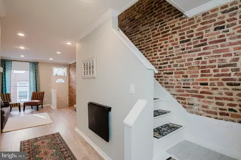 Entry Way - 124 N Glover St, Baltimore, MD 21224 photo 4 of 11